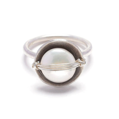 J & I Coin Pearl Ring