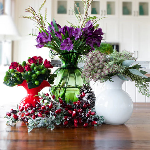 Vietri Hibiscus Glass White Bud Vase