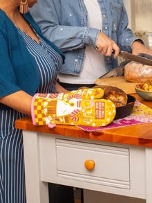 Blue Q No. I Will Never Want Your Help. Oven Mitt
