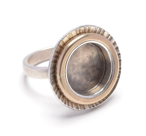 J & I Oxidized Gold Circle Ring